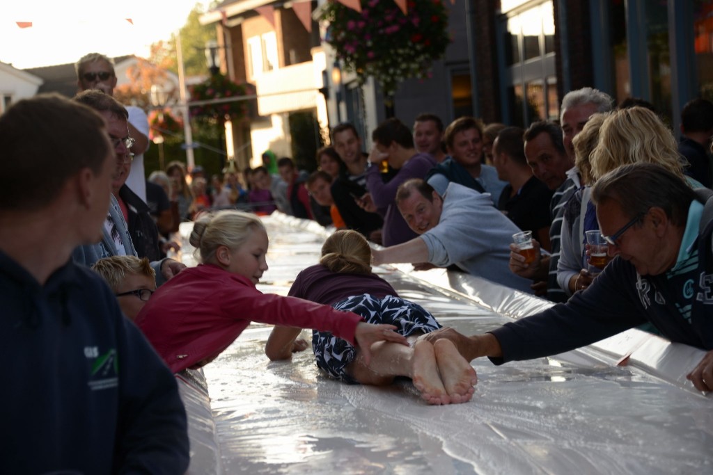 ../Images/Donderdag kermis 379.jpg